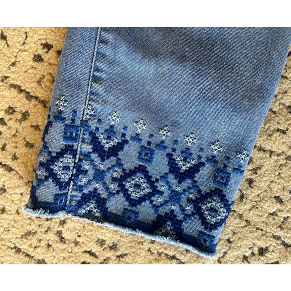 Ralph Lauren Embroidered Hem Cropped Jeans Size: 10 - Picture 3 of 5